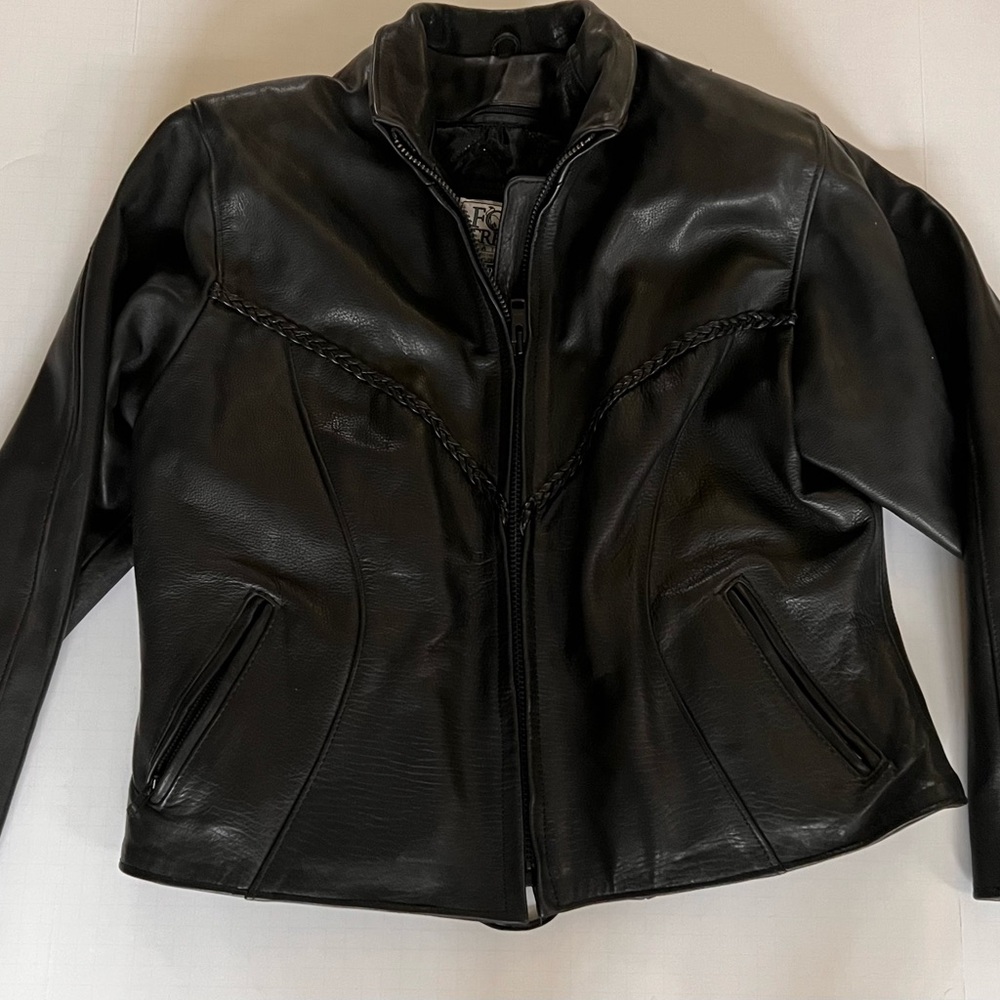 Fox creek women’s leather motorcycle jacket. Heavy duty with liner. Size 2XL